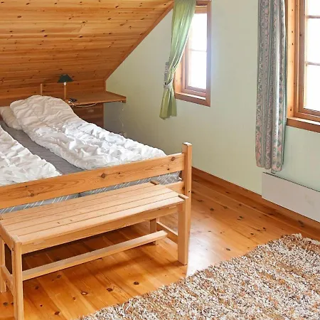 Three-bedroom Holiday In Norddal