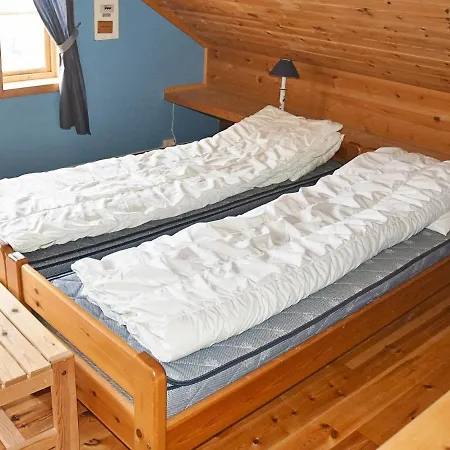 Three-bedroom Holiday In Norddal